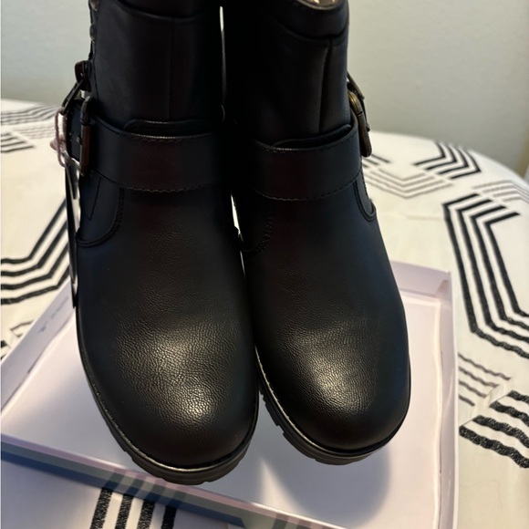 Brand new White Mountain boots with box  🥾 - Picture 4 of 6